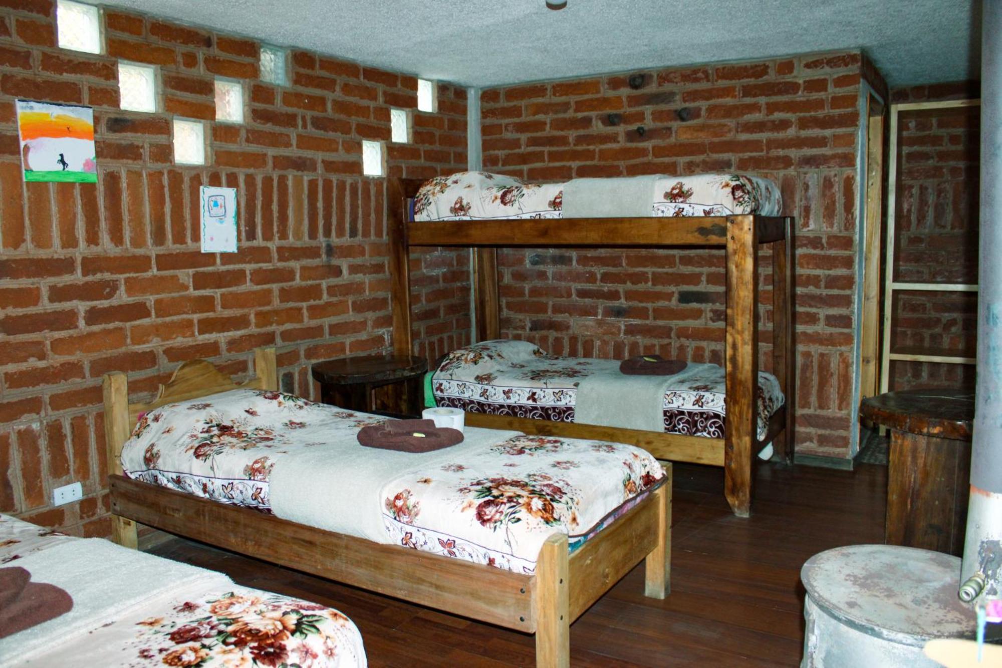 Hostal Cloud Forest Chugchilan ภายนอก รูปภาพ